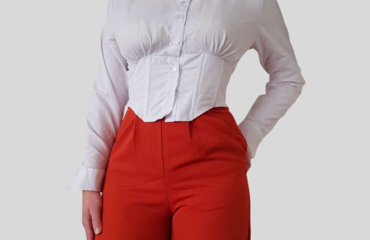 BEYAZ BELİ LASTİK GÖMLEK