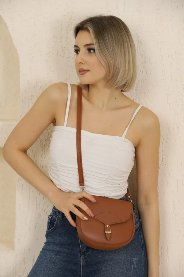 Taba Ayarlanabilir Askılı Sade Ve Şık Çıtçıt Kapama Çapraz Omuz Çantası - 10491