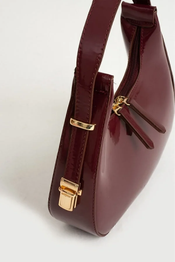 Kadın Rugan Deri Baget Cherry Bag Askı Detaylı Kol Çantası - 10604