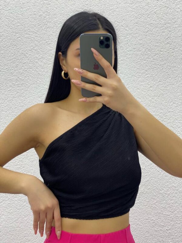 Kadın Siyah Asimetrik Piliseli Crop Top Bluz  - 10667