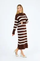 Uzun Kollu Düşük Omuz Bisiklet Yaka Kolu Düğme Detaylı Midi Boy Çizgili Kahve Triko Elbise - E-10704