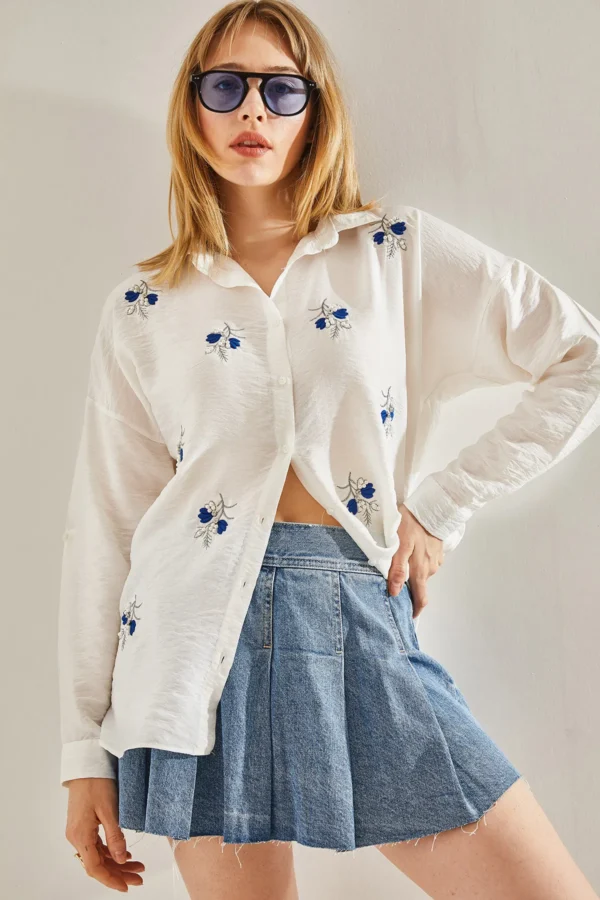 Kadın Beyaz Lacivert Nakış Taş Işlemeli Keten Ayrobin Oversize Gömlek - 10741