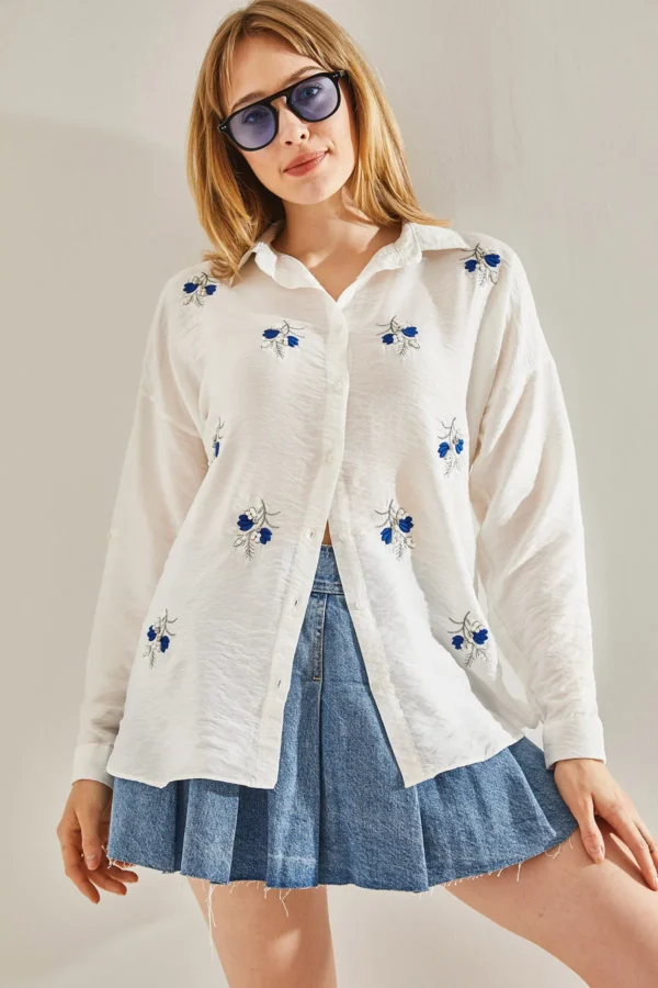 Kadın Beyaz Lacivert Nakış Taş Işlemeli Keten Ayrobin Oversize Gömlek - 10741