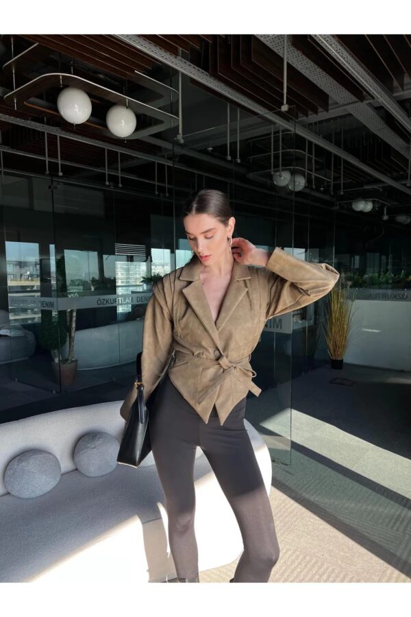 Kadın Sütlü Kahve Kuşaklı Tek Düğmeli Tasarım Süet Ceket - 10890